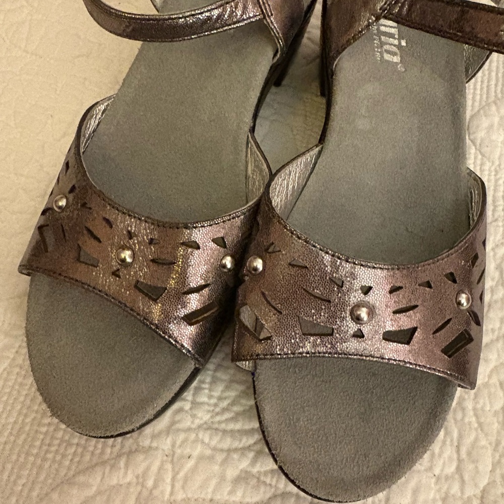 Alegria Metallic Sandals Size 7.5 or 38 - Picture 3 of 6